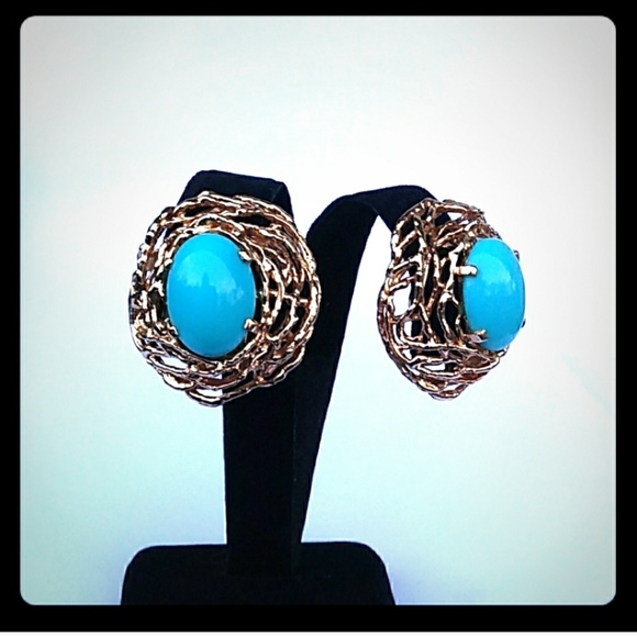 Vintage Jewelry - 1940s PANETTA Robin's Egg Turquoise Blue Clip-On's